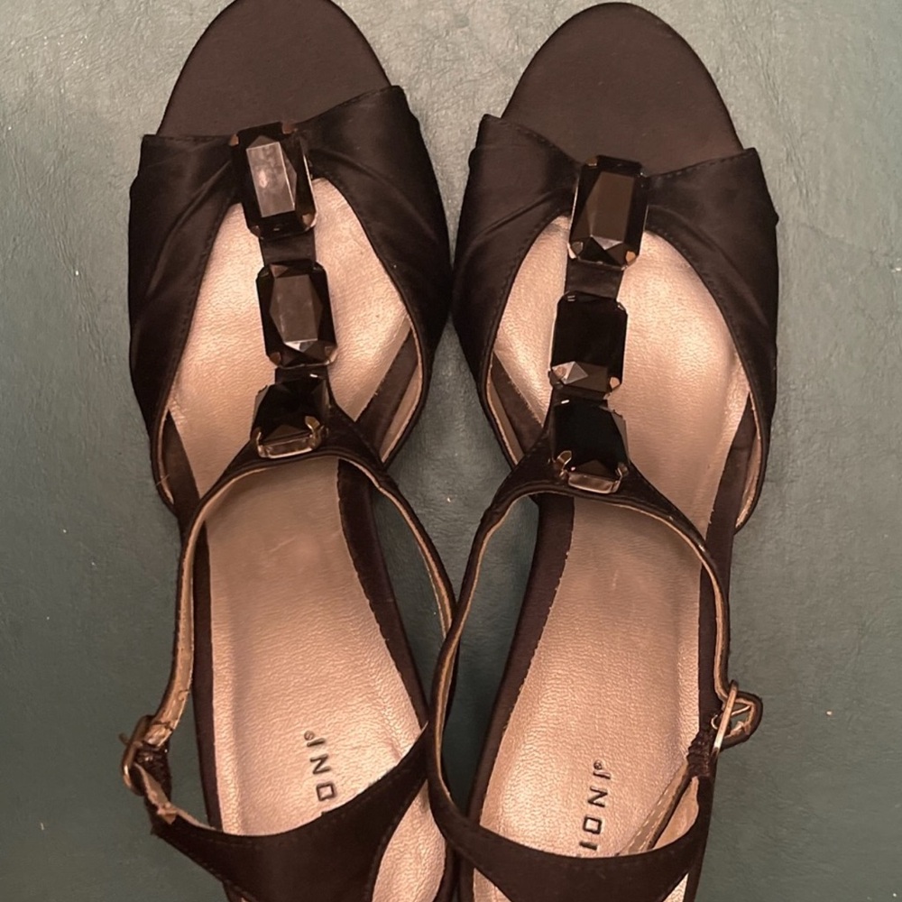 FIONI WOMENS BLACK SANDALS DRESS HEELS SIZE 7
